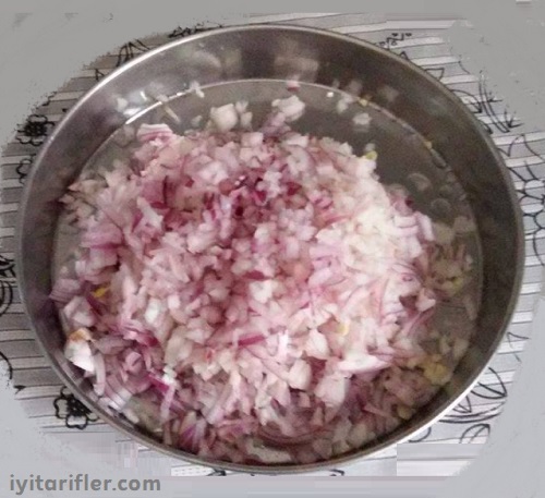 Soğan Nasıl İnce İnce Doğranılır?