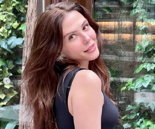 Dilara Aksüyek kimdir? Evli mi?