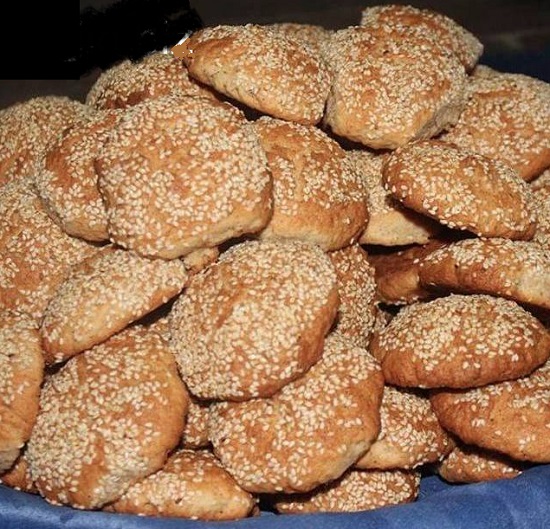 Susamlı Kuru Pasta Tarifi