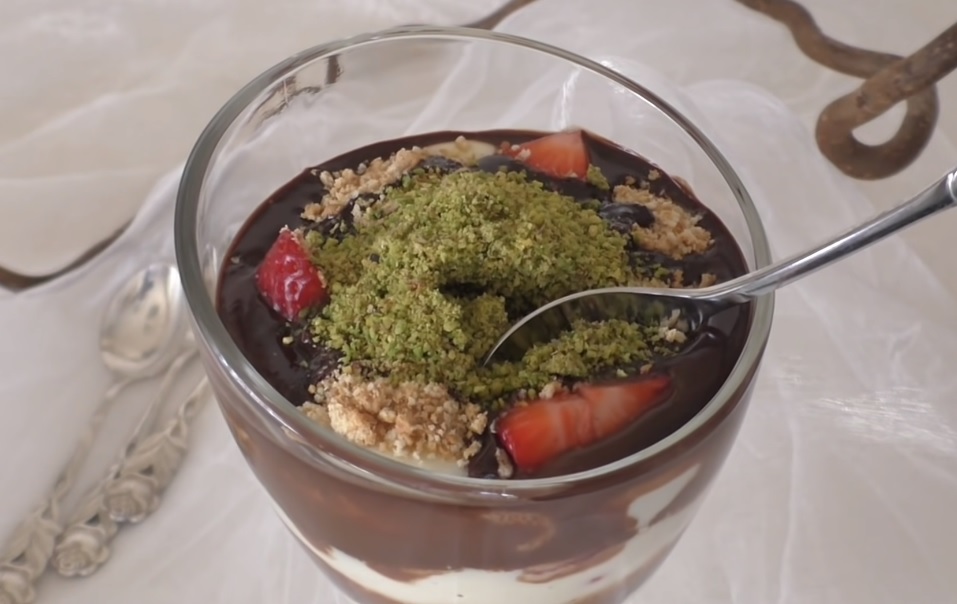 MAGNOLİA Tarifi – Sütlü Tatlı – Ev Yapımı Puding