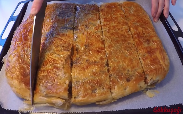 TEPSİ BÖREĞİ TARİFİ