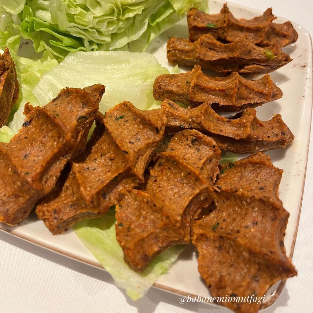 Etsiz Kolay Çiğ Köfte Tarifi