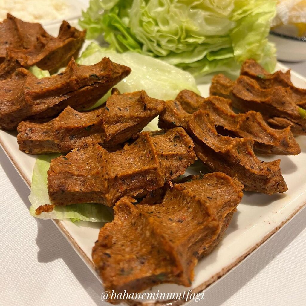 Etsiz Kolay Çiğ Köfte Tarifi