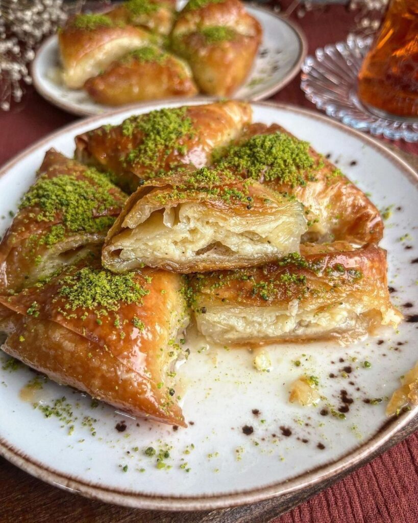 El Açması Muska Laz Böreği Tarifi