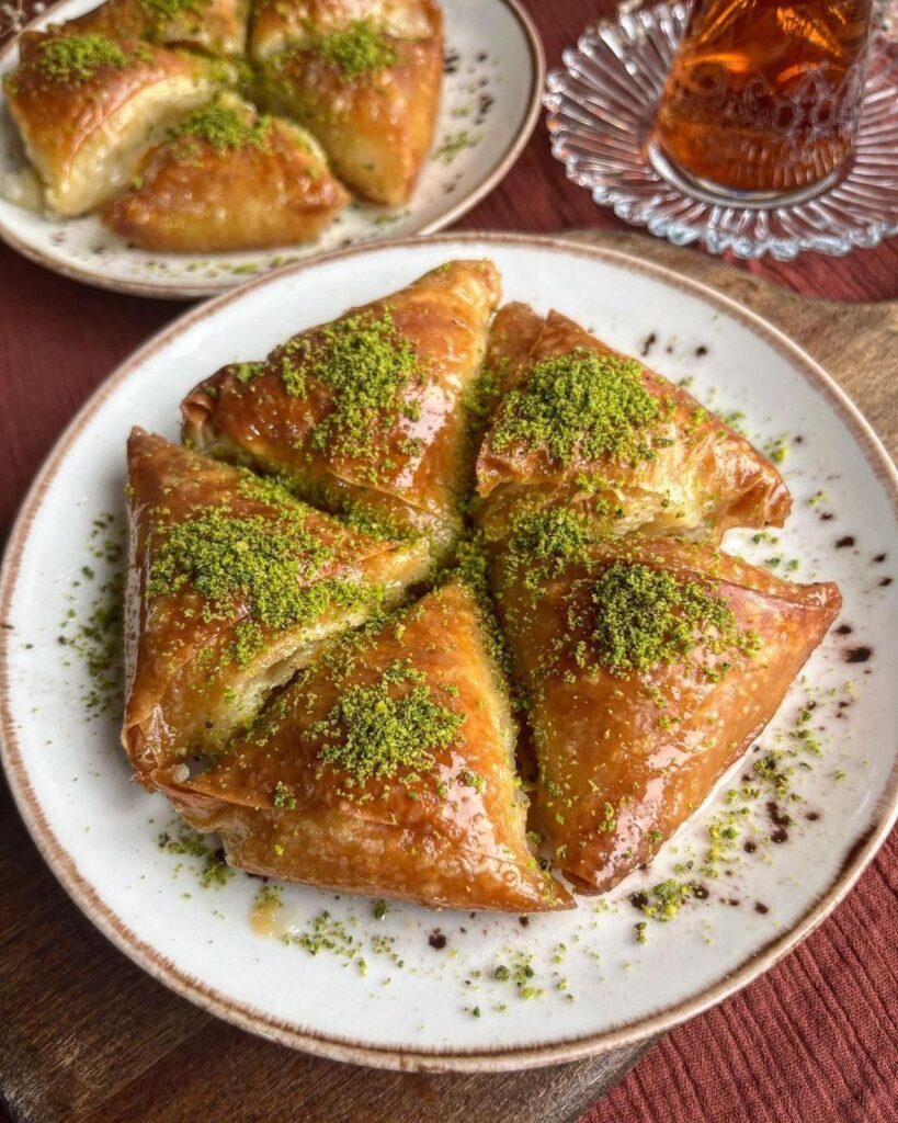 El Açması Muska Laz Böreği Tarifi