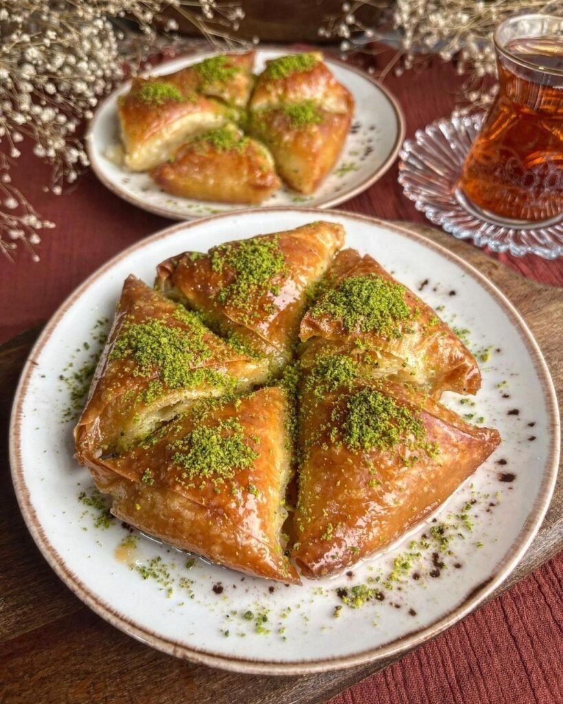 El Açması Muska Laz Böreği Tarifi