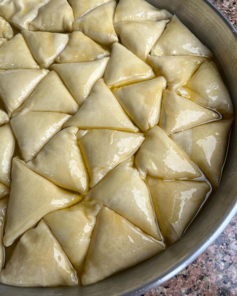 El Açması Muska Laz Böreği Tarifi