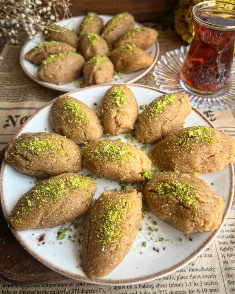 Unlu İrmik Helvası Tarifi