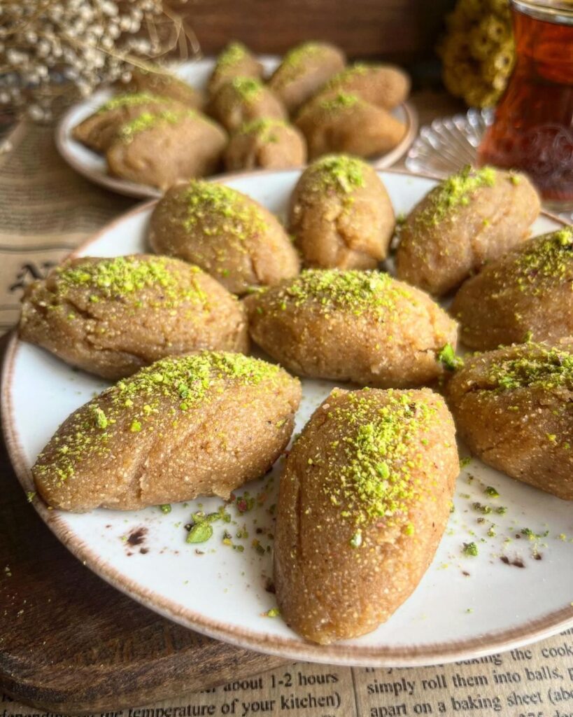 Unlu İrmik Helvası Tarifi